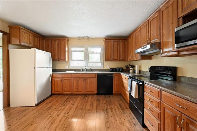 15501 E 44th Terrace S, Independence, MO 64055