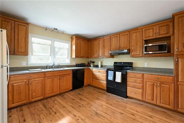 15501 E 44th Terrace S, Independence, MO 64055