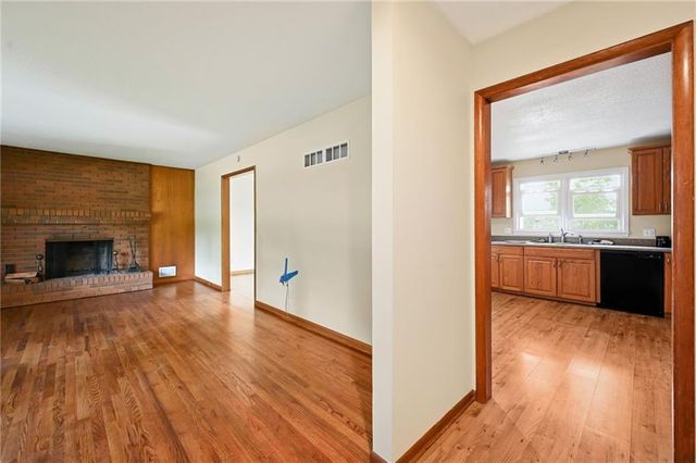 15501 E 44th Terrace S, Independence, MO 64055