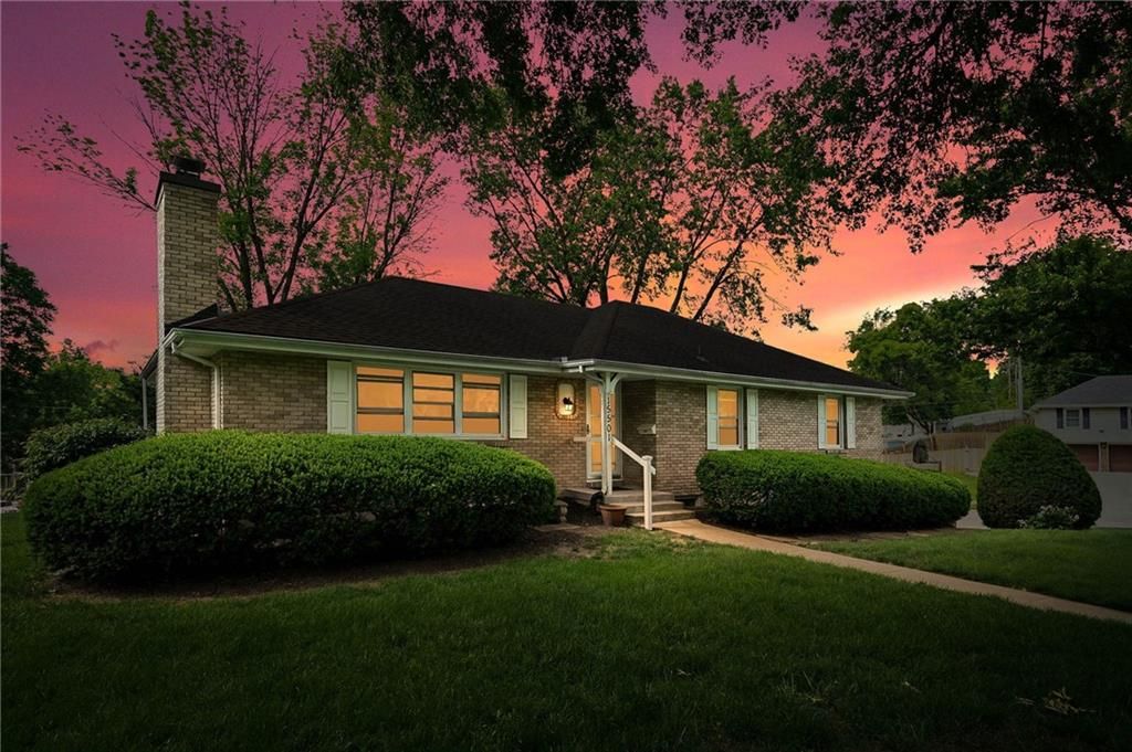 15501 E 44th Terrace S, Independence, MO 64055