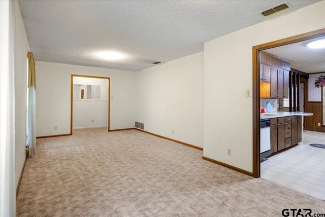 1302 Jeb Stuart Dr, Tyler, TX 75703