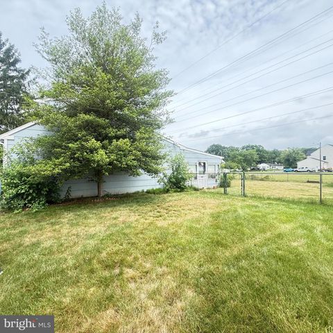 8220 WYNDAM RD, Pennsauken, NJ 08109