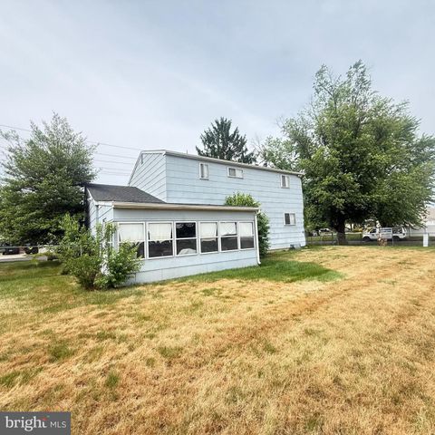 8220 WYNDAM RD, Pennsauken, NJ 08109