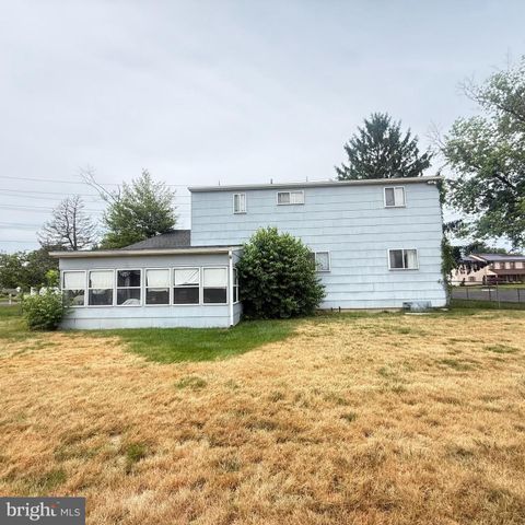 8220 WYNDAM RD, Pennsauken, NJ 08109