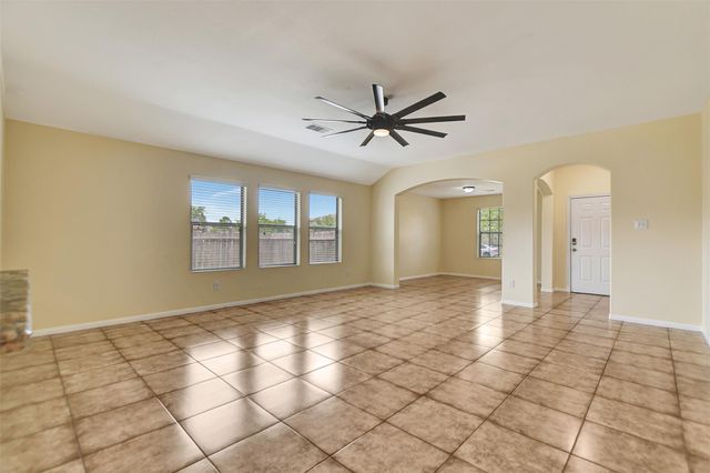 114 Mustang Stampede Drive, La Marque, TX 77568