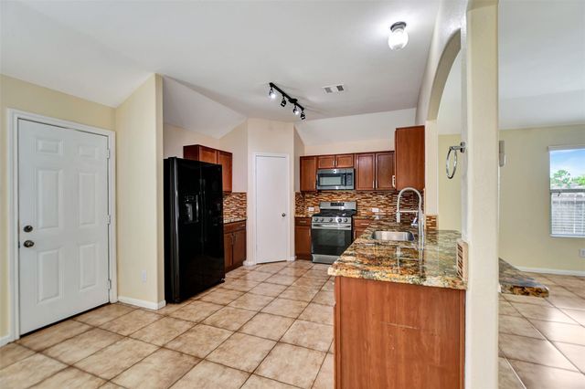 114 Mustang Stampede Drive, La Marque, TX 77568