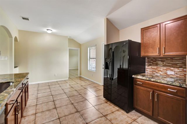 114 Mustang Stampede Drive, La Marque, TX 77568