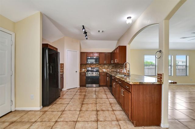 114 Mustang Stampede Drive, La Marque, TX 77568