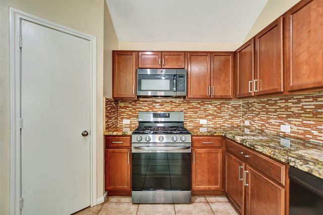 114 Mustang Stampede Drive, La Marque, TX 77568