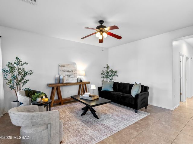 776 W Calle Valenciana, Sahuarita, AZ 85629