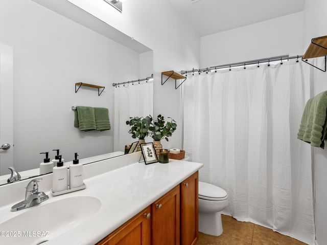 776 W Calle Valenciana, Sahuarita, AZ 85629