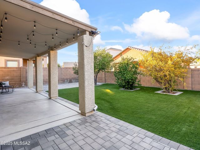 776 W Calle Valenciana, Sahuarita, AZ 85629