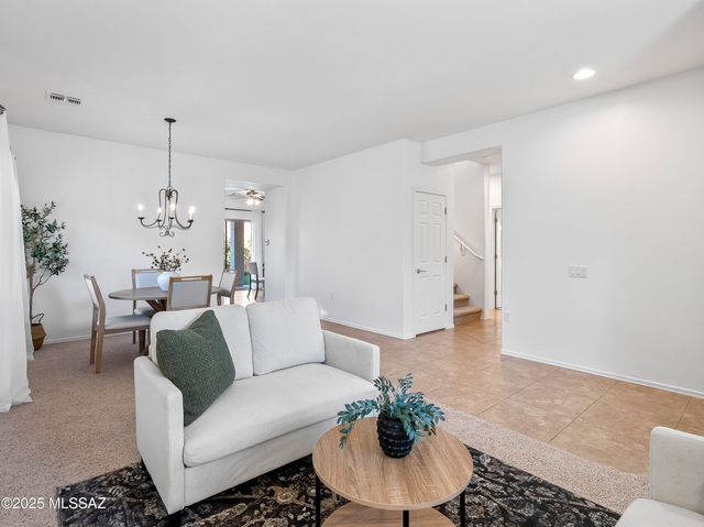 776 W Calle Valenciana, Sahuarita, AZ 85629