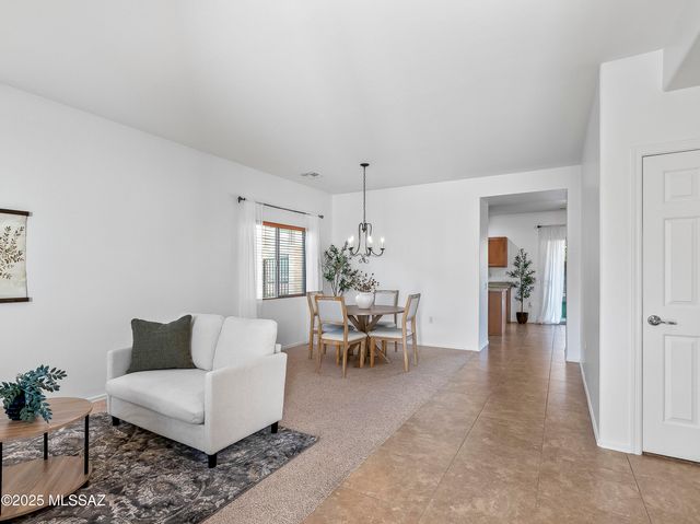 776 W Calle Valenciana, Sahuarita, AZ 85629