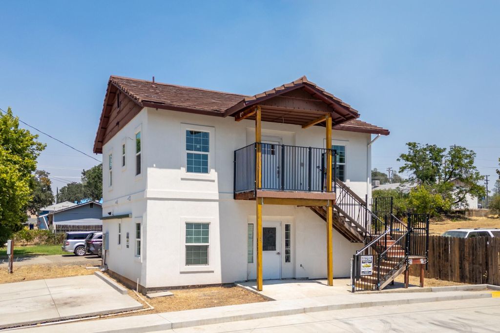 2573 Bunker Street, Redding, CA 96002