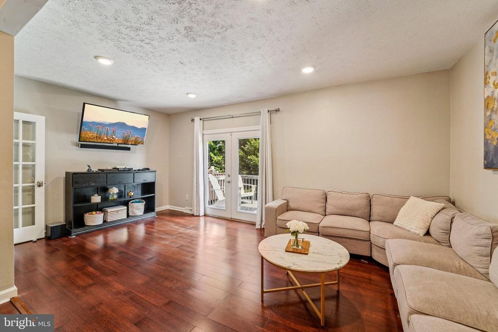 Image 3 of property listing at 2835 MEREDITH CT, Abingdon, MD 21009