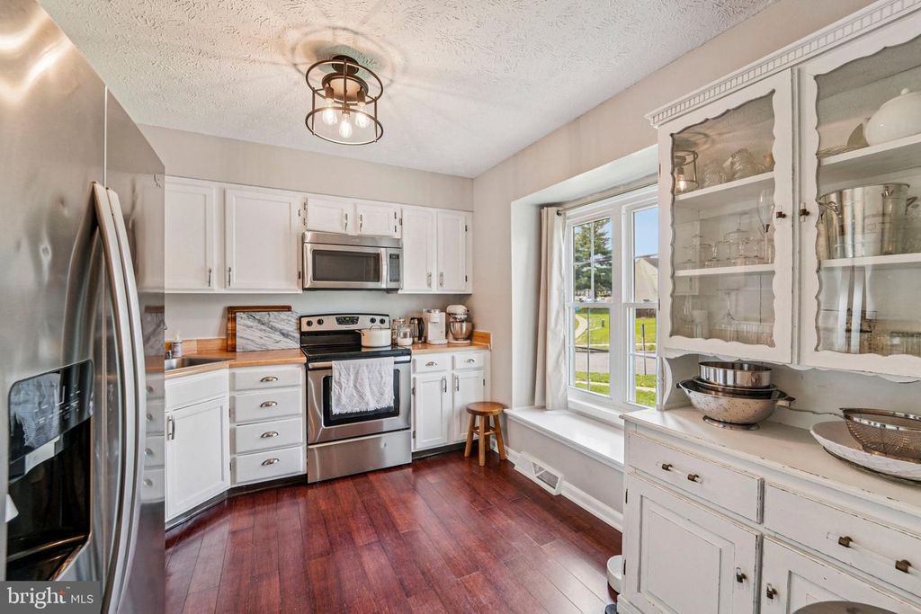 Image 7 of property listing at 2835 MEREDITH CT, Abingdon, MD 21009