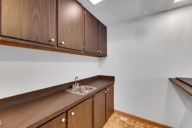 5 Cour Caravelle, Palos Hills, IL 60465