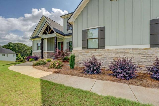 3076 East Lake Road, Mcdonough, GA 30252