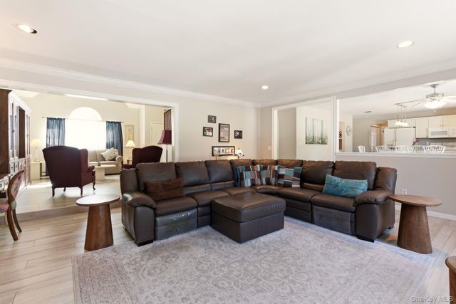 15 Alyssa Court, Holbrook, NY 11741