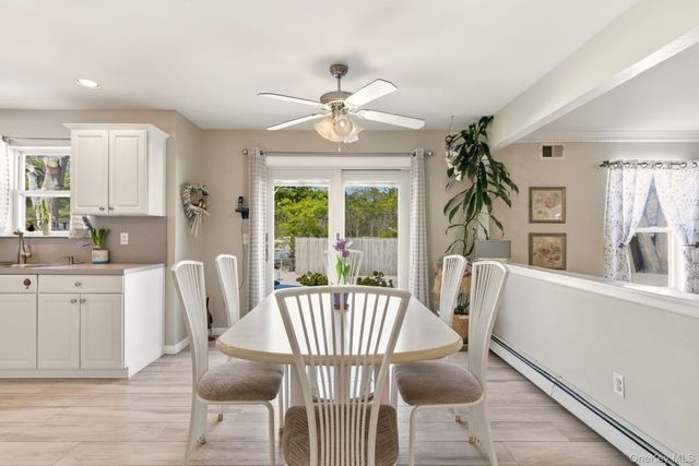 15 Alyssa Court, Holbrook, NY 11741