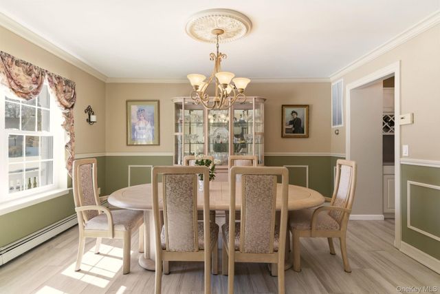 15 Alyssa Court, Holbrook, NY 11741