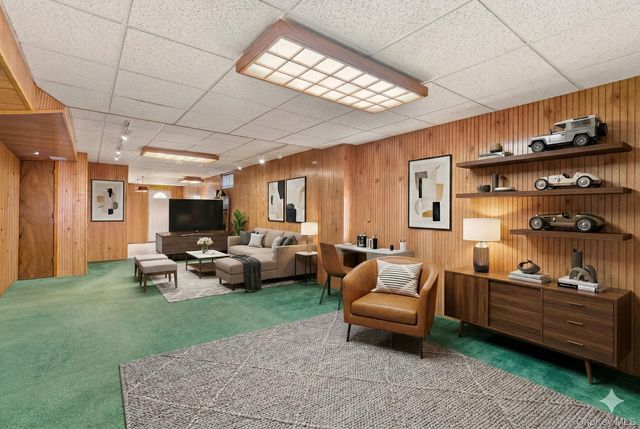 15 Alyssa Court, Holbrook, NY 11741