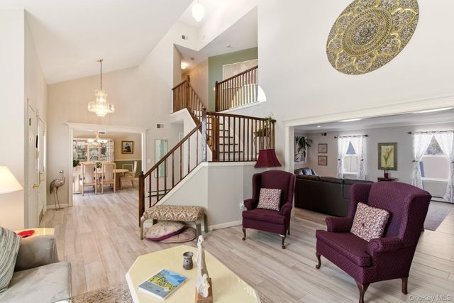 15 Alyssa Court, Holbrook, NY 11741