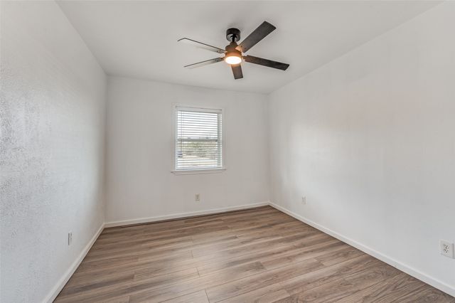 606 Overlook Dr, Midlothian, TX 76065