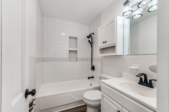 606 Overlook Dr, Midlothian, TX 76065