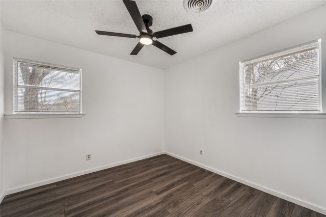 606 Overlook Dr, Midlothian, TX 76065