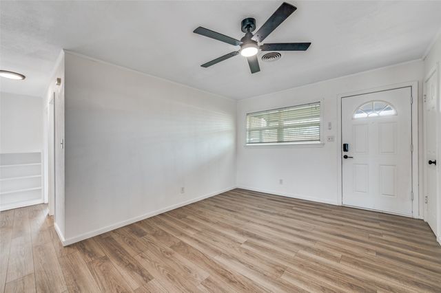 606 Overlook Dr, Midlothian, TX 76065