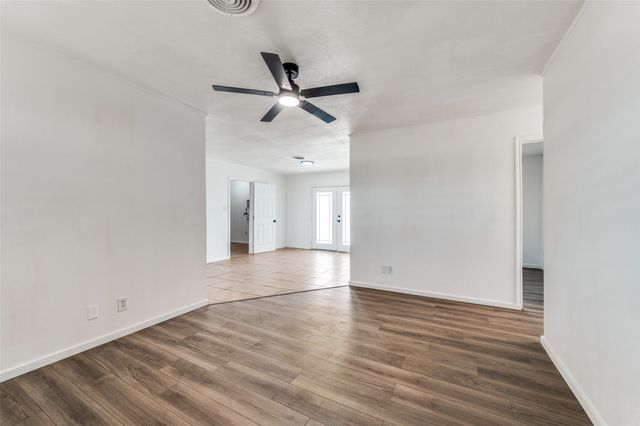 606 Overlook Dr, Midlothian, TX 76065