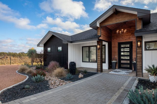 5550 S US Highway 87, Brady, TX 76825