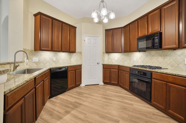 21558 Duke Alexander Drive, Kingwood, TX 77339