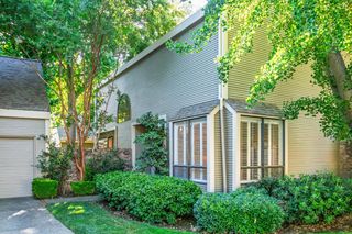 320 Wyndgate Rd, Sacramento, CA 95864