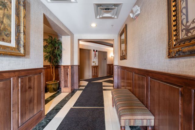 153 Pointe Drive 201, Northbrook, IL 60062