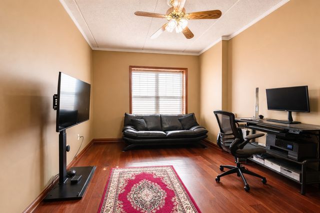 153 Pointe Drive 201, Northbrook, IL 60062