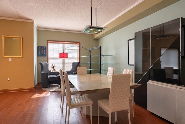 153 Pointe Drive 201, Northbrook, IL 60062