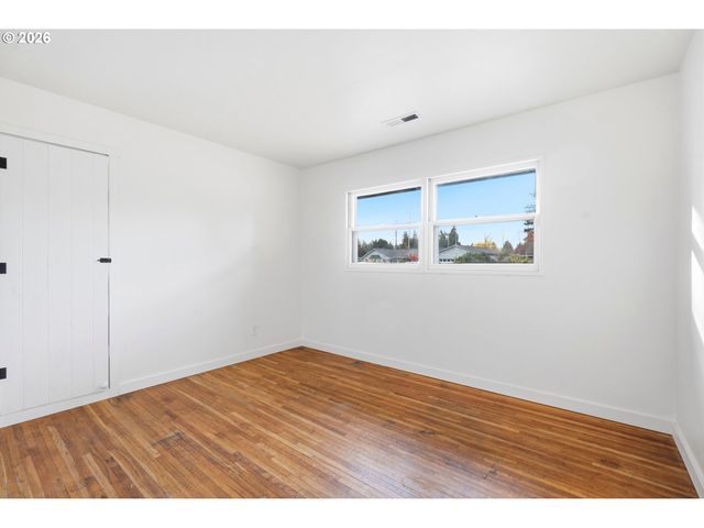 12731 Ne Clackamas St, Portland, OR 97230