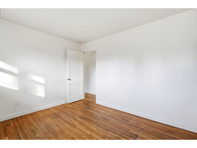 12731 Ne Clackamas St, Portland, OR 97230
