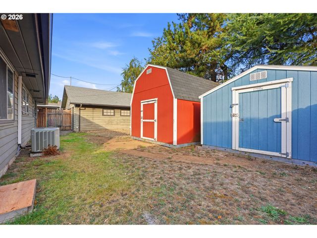 12731 Ne Clackamas St, Portland, OR 97230
