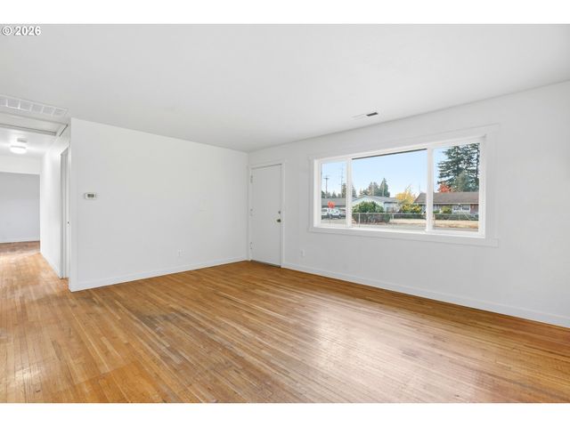 12731 Ne Clackamas St, Portland, OR 97230