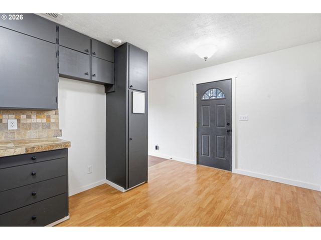 12731 Ne Clackamas St, Portland, OR 97230