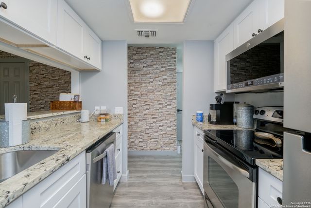 306 Dietert Ln #103 & 104, Canyon Lake, TX 78133
