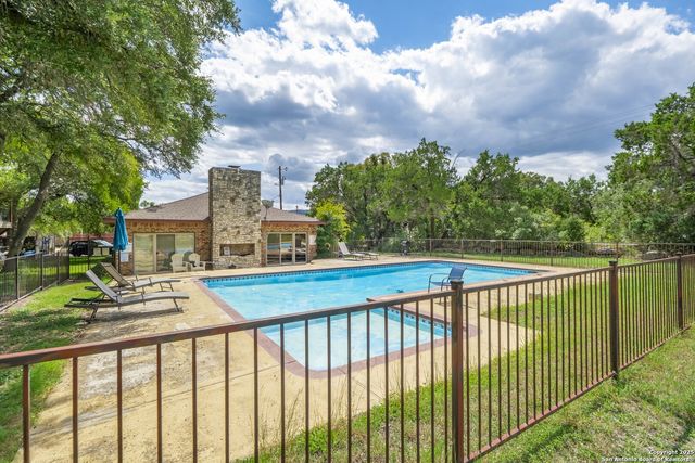 306 Dietert Ln #103 & 104, Canyon Lake, TX 78133