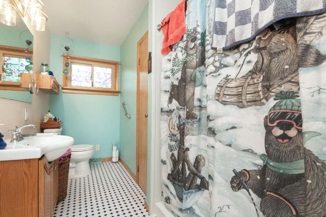 416 Bidwell AVENUE, Waukesha, WI 53188