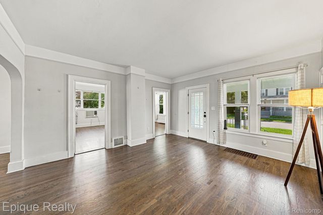 15 3rd Street, Mt. Clemens, MI 48043
