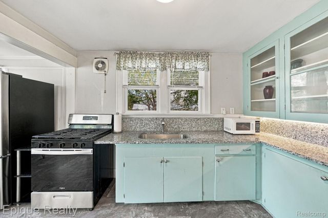 15 3rd Street, Mt. Clemens, MI 48043