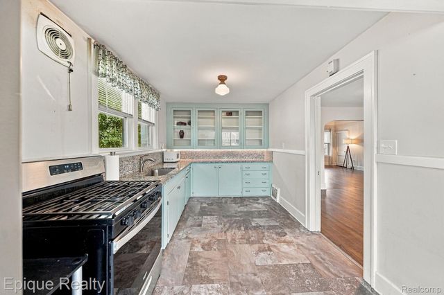 15 3rd Street, Mt. Clemens, MI 48043